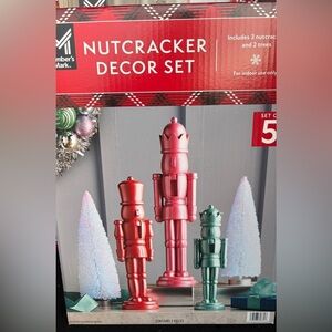 New Members Mark Holiday Nutcracker Decor Set